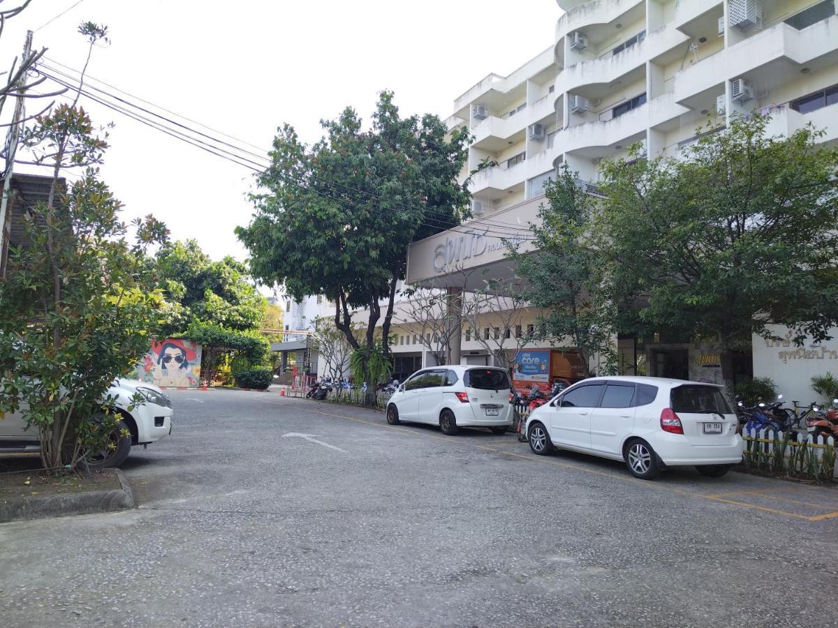 Supanich Condo Opposite The Train Station Chiangmai Chiang Mai Exterior foto